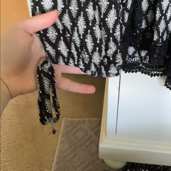 Black and White Printed Romper - Picture 4 of 5